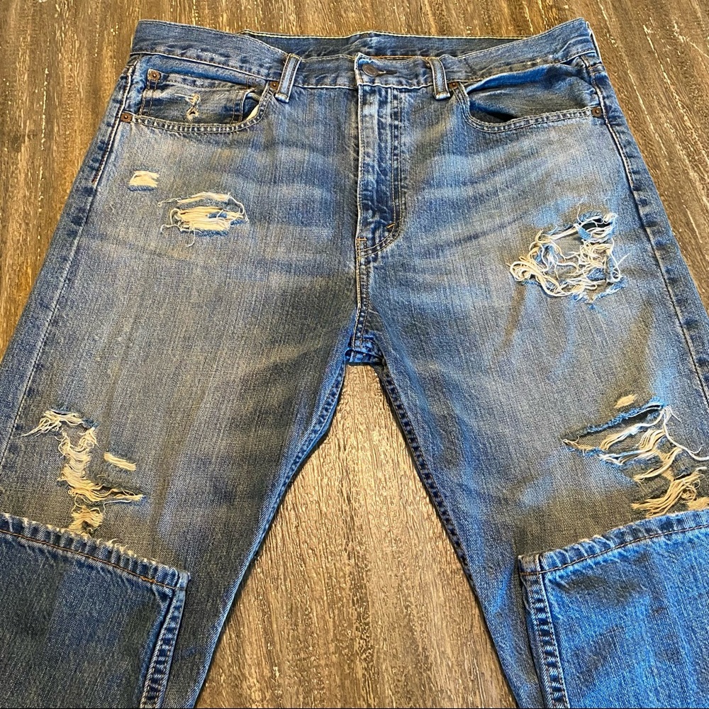Levi's 522 Distressed/Ripped Medium Wash Jeans, 34W x 30L